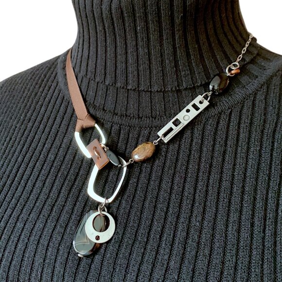 Stella mix material short necklace - with brown ribbon, silver brown - Picture 8 of 12